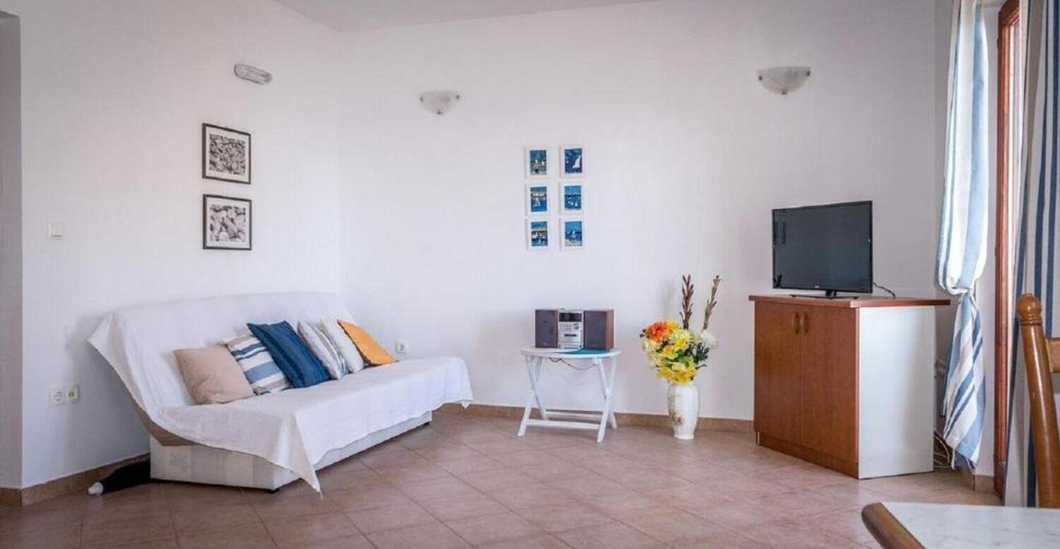 Apartments Brane - 100M From The Beach Trogir Exterior photo