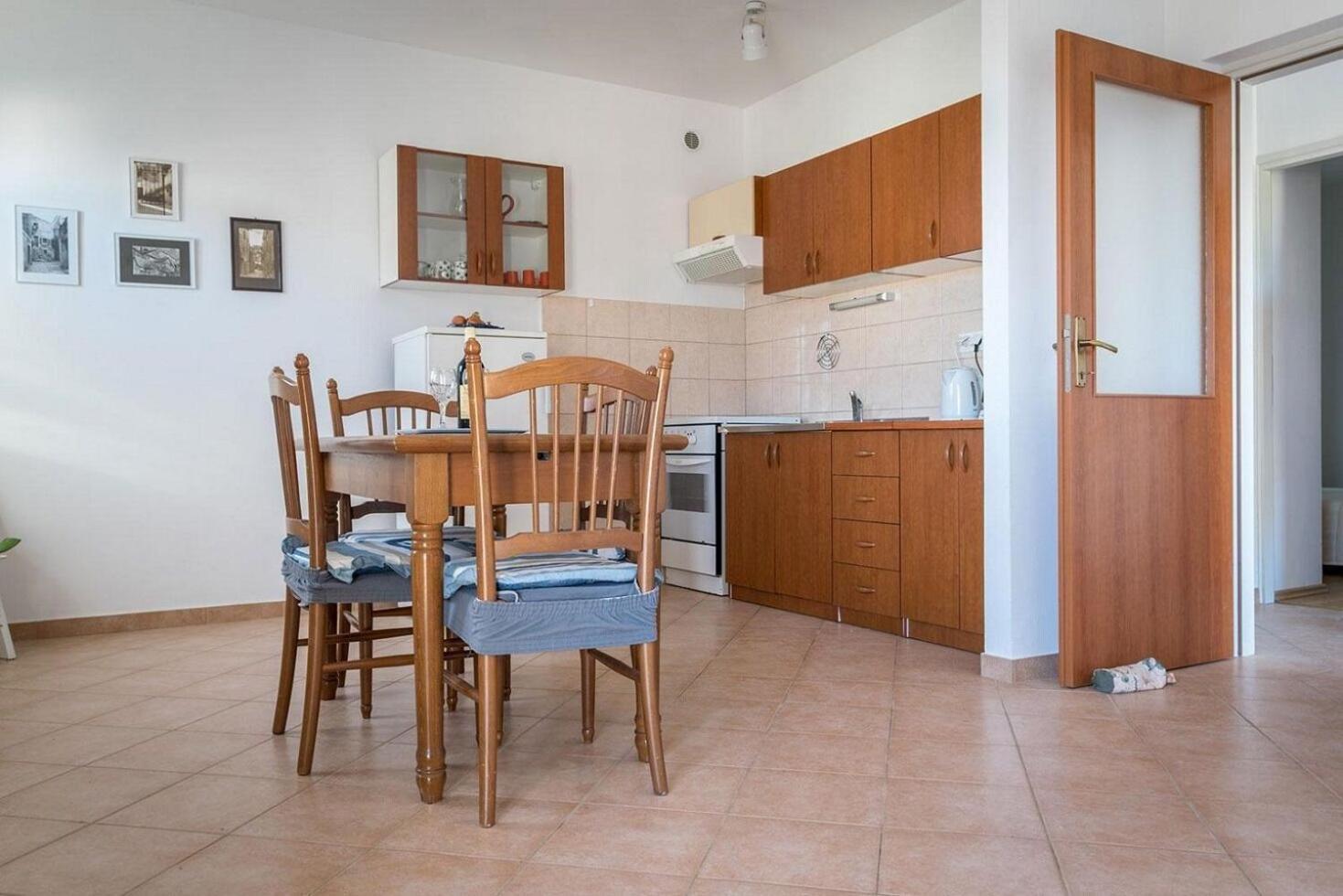 Apartments Brane - 100M From The Beach Trogir Exterior photo